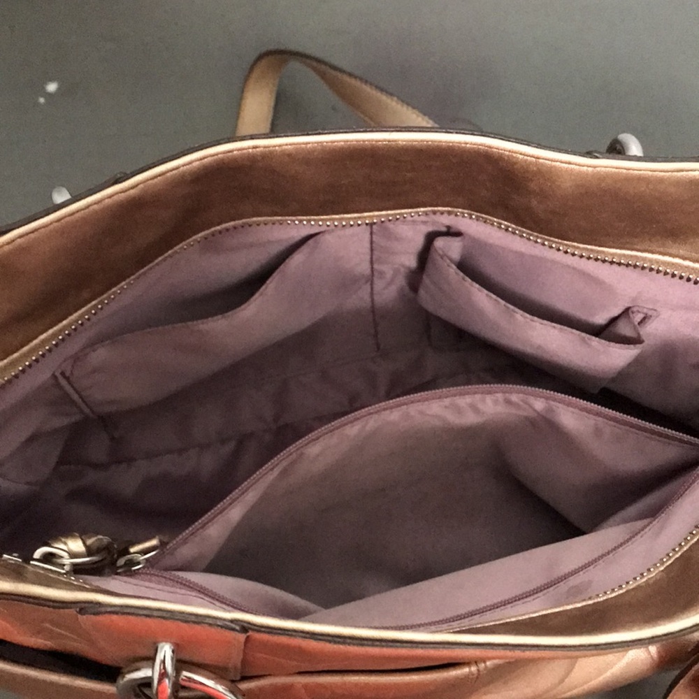 Coach Embossed Gold Purse - Picture 5 of 16